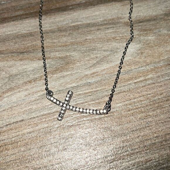 NY Rhinestones Curved Cross On Silver Tone Chain - Picture 1 of 6
